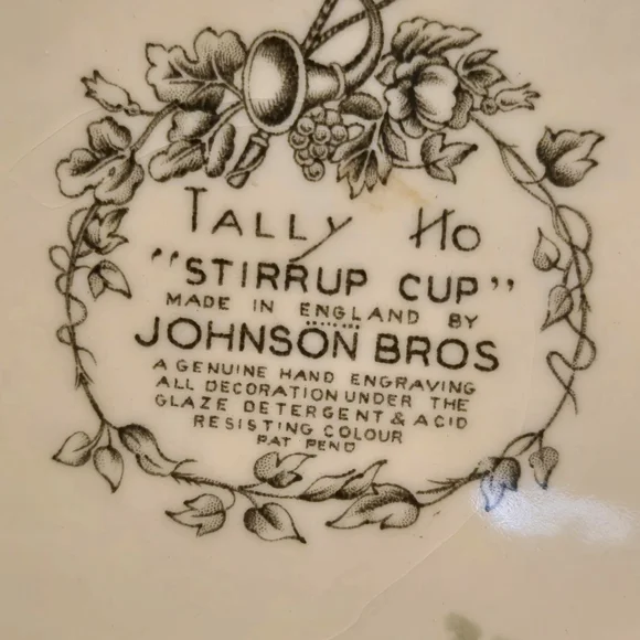 Vintage Equestrian Hunt Scene Plate. - Picture 4 of 5